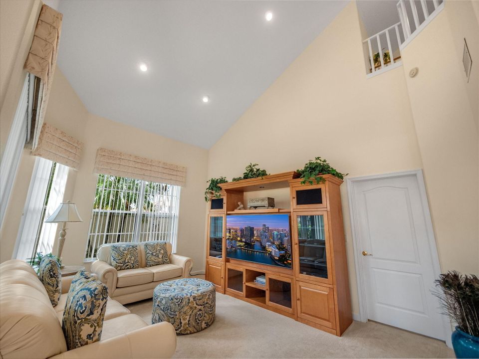 Active With Contract: $4,500 (3 beds, 2 baths, 1471 Square Feet)