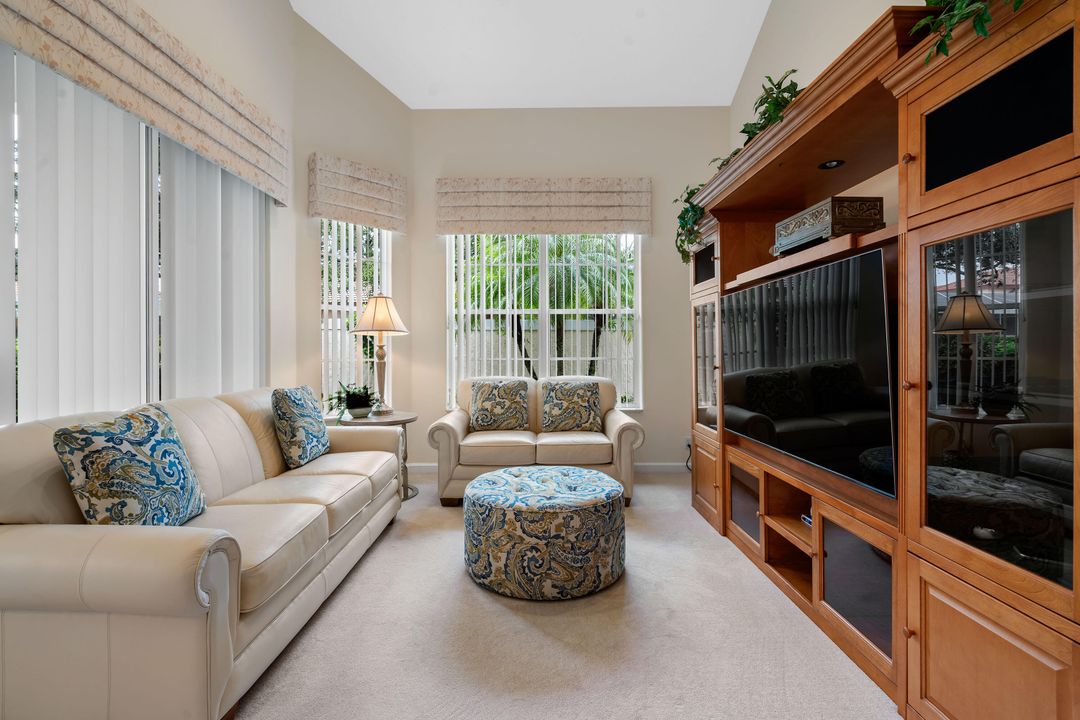 Active With Contract: $4,500 (3 beds, 2 baths, 1471 Square Feet)