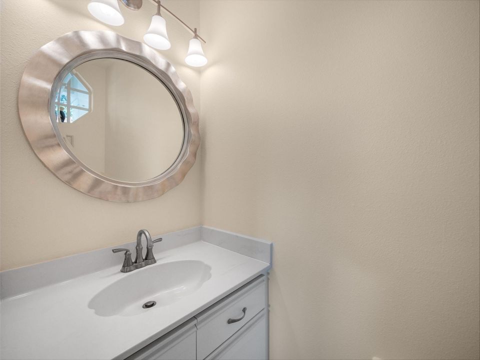 Active With Contract: $4,500 (3 beds, 2 baths, 1471 Square Feet)