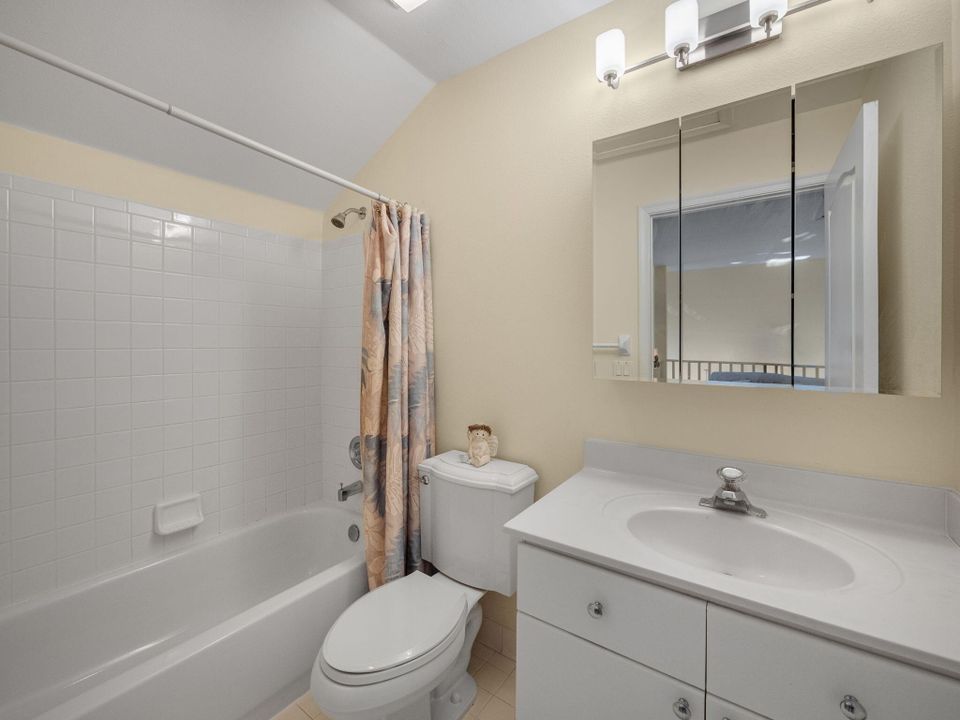 Active With Contract: $4,500 (3 beds, 2 baths, 1471 Square Feet)