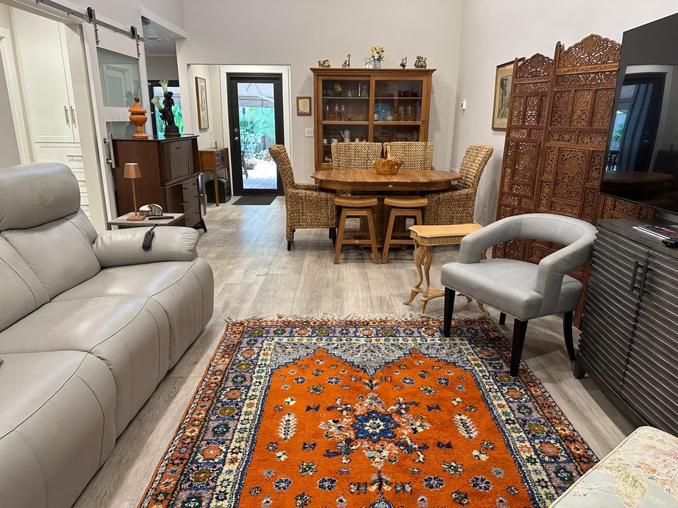 Active With Contract: $4,500 (2 beds, 2 baths, 1092 Square Feet)