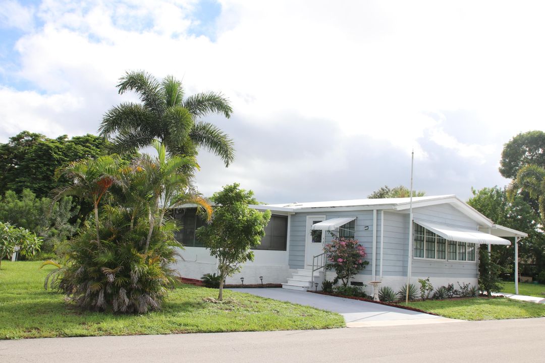 For Sale: $99,000 (2 beds, 2 baths, 1550 Square Feet)