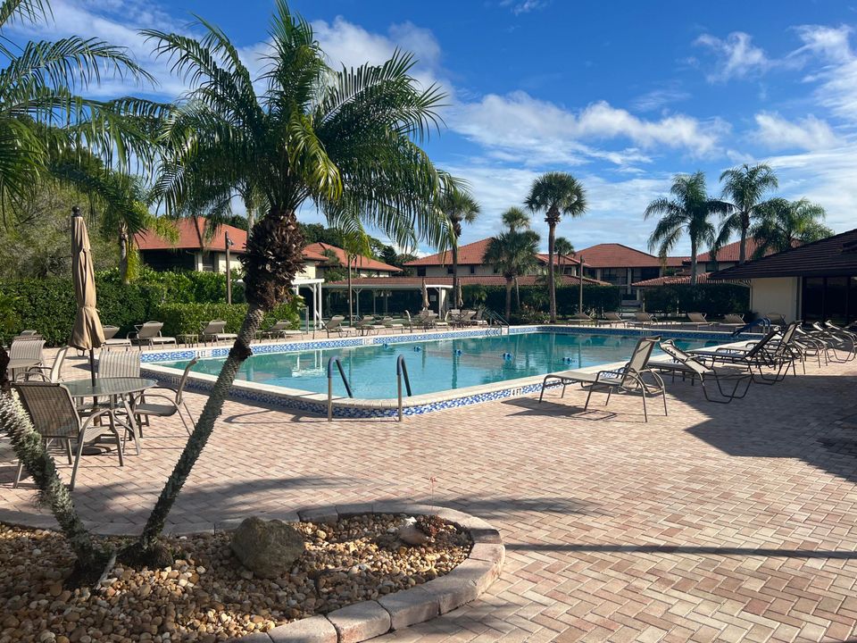 Active With Contract: $150,000 (1 beds, 1 baths, 820 Square Feet)