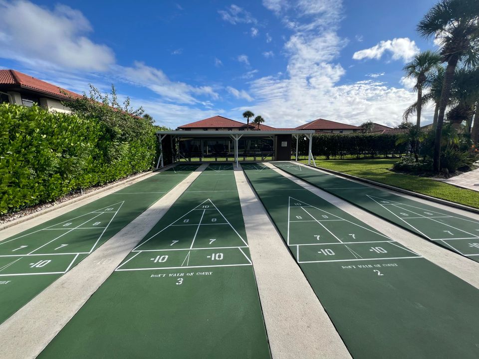 Active With Contract: $150,000 (1 beds, 1 baths, 820 Square Feet)