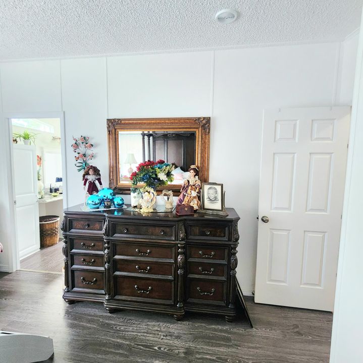 For Sale: $99,000 (2 beds, 2 baths, 1550 Square Feet)