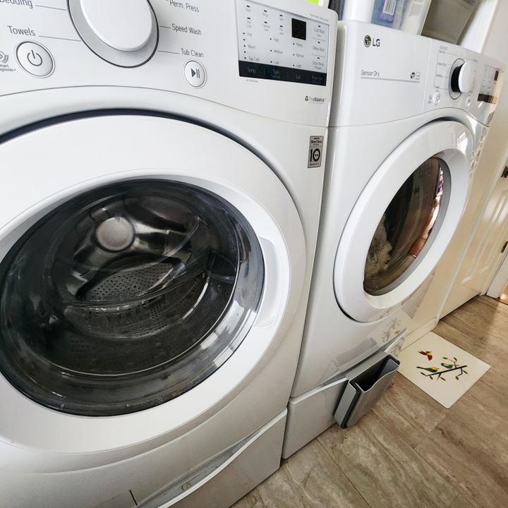 For Sale: $99,000 (2 beds, 2 baths, 1550 Square Feet)