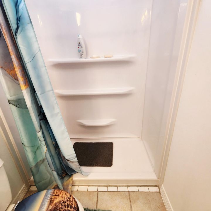 For Sale: $99,000 (2 beds, 2 baths, 1550 Square Feet)