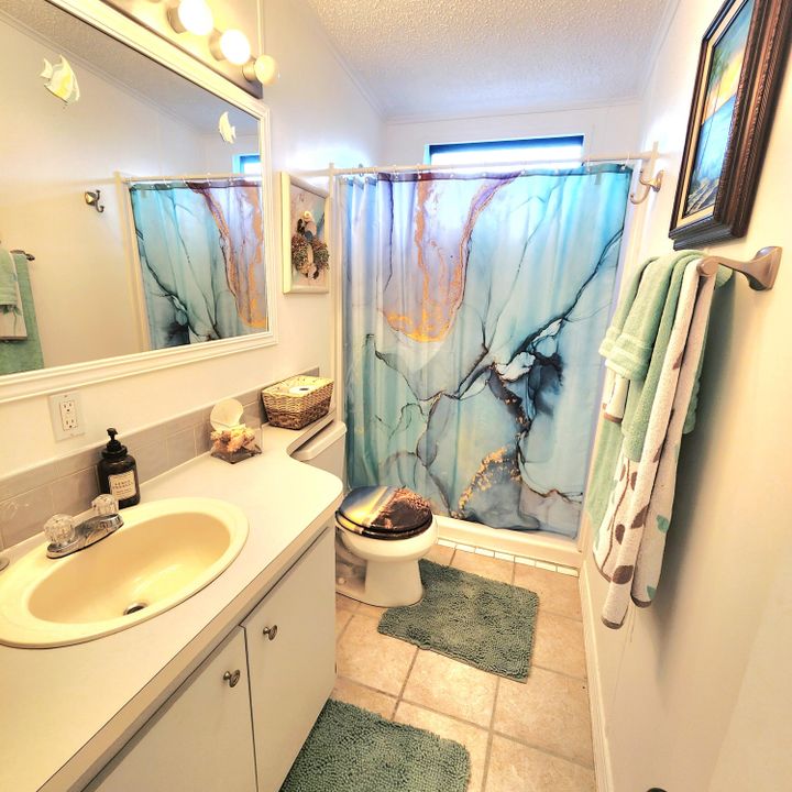 For Sale: $99,000 (2 beds, 2 baths, 1550 Square Feet)