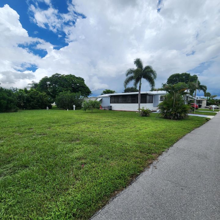 For Sale: $99,000 (2 beds, 2 baths, 1550 Square Feet)