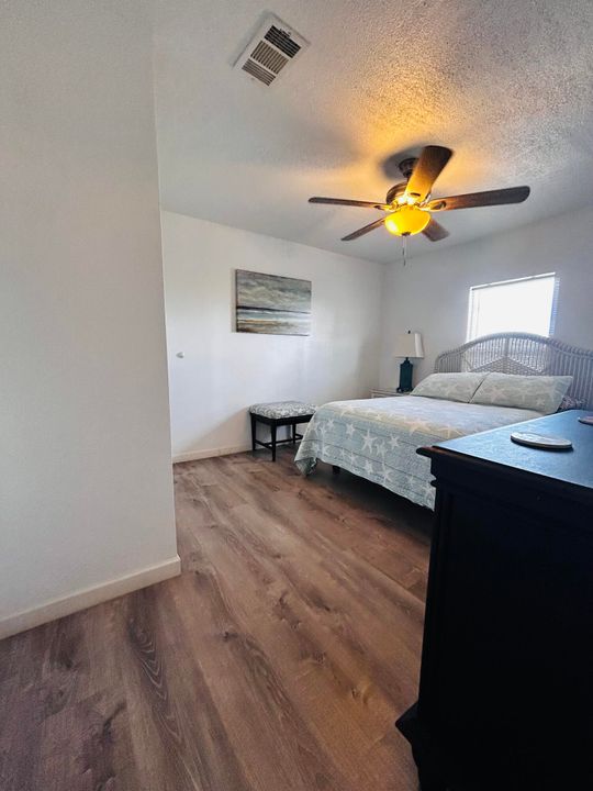 For Sale: $295,000 (3 beds, 2 baths, 1600 Square Feet)