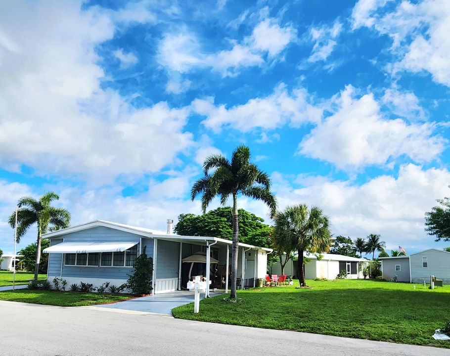 For Sale: $99,000 (2 beds, 2 baths, 1550 Square Feet)