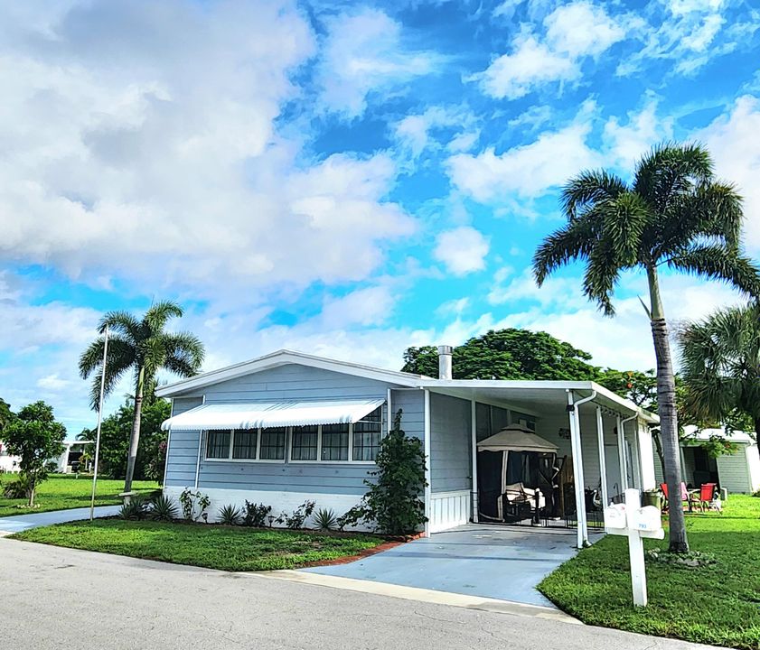 For Sale: $99,000 (2 beds, 2 baths, 1550 Square Feet)