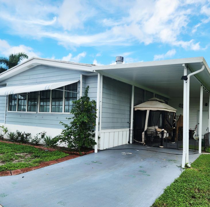 For Sale: $99,000 (2 beds, 2 baths, 1550 Square Feet)