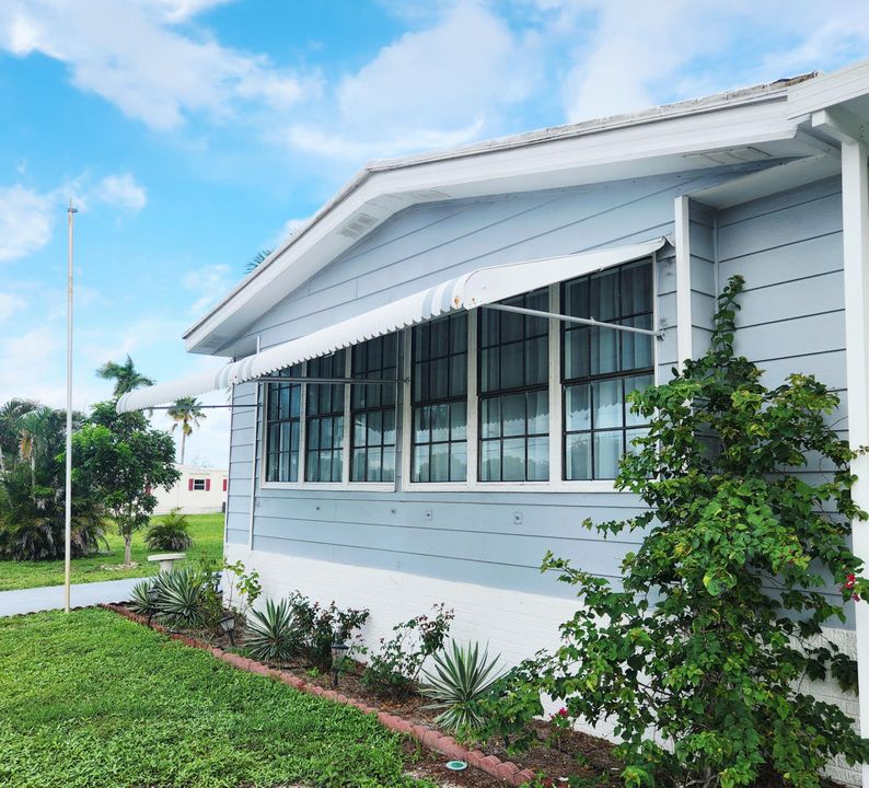 For Sale: $99,000 (2 beds, 2 baths, 1550 Square Feet)