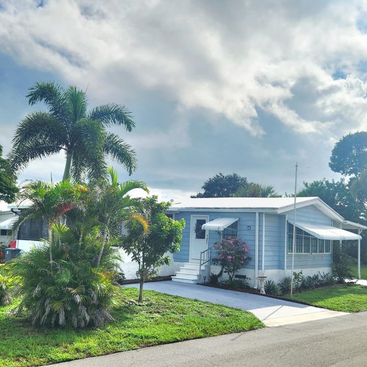 For Sale: $99,000 (2 beds, 2 baths, 1550 Square Feet)