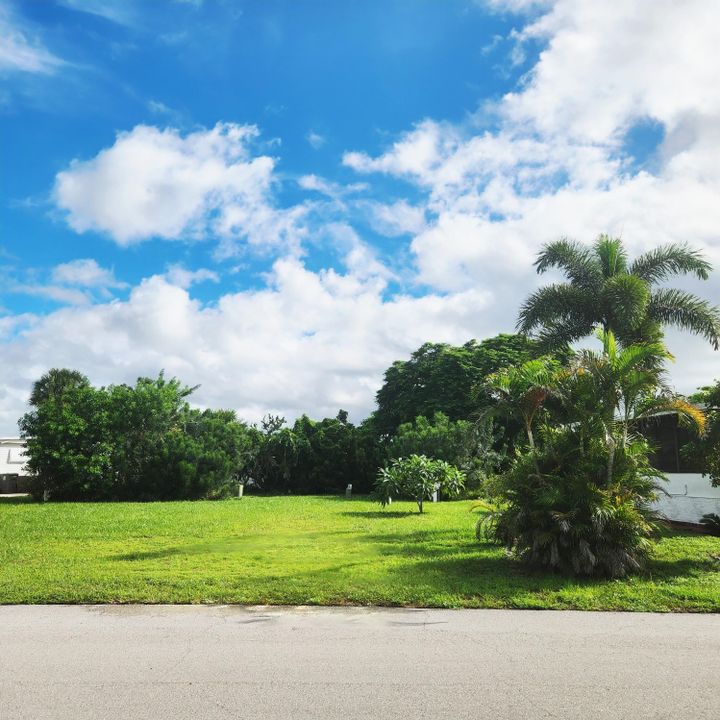 For Sale: $99,000 (2 beds, 2 baths, 1550 Square Feet)