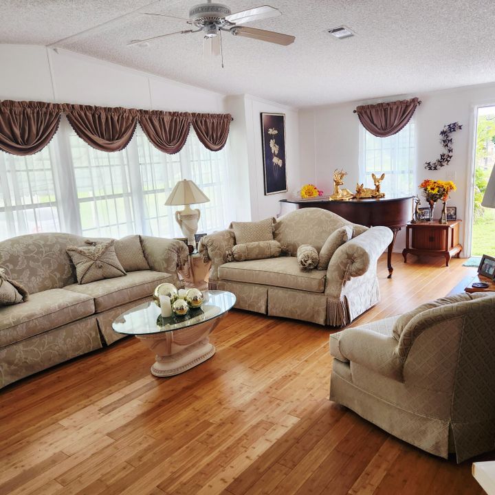 For Sale: $99,000 (2 beds, 2 baths, 1550 Square Feet)