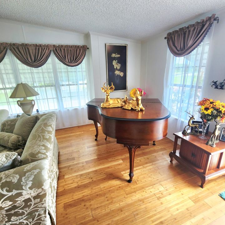 For Sale: $99,000 (2 beds, 2 baths, 1550 Square Feet)