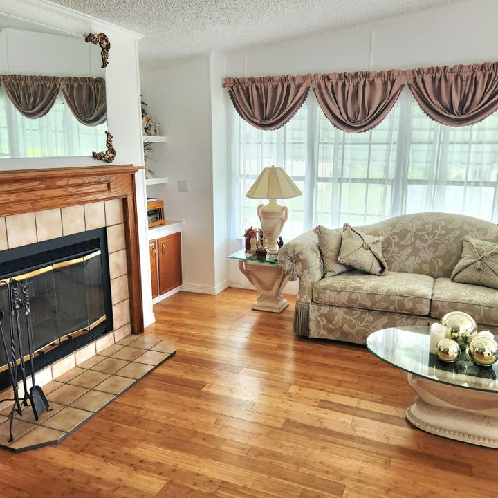 For Sale: $99,000 (2 beds, 2 baths, 1550 Square Feet)