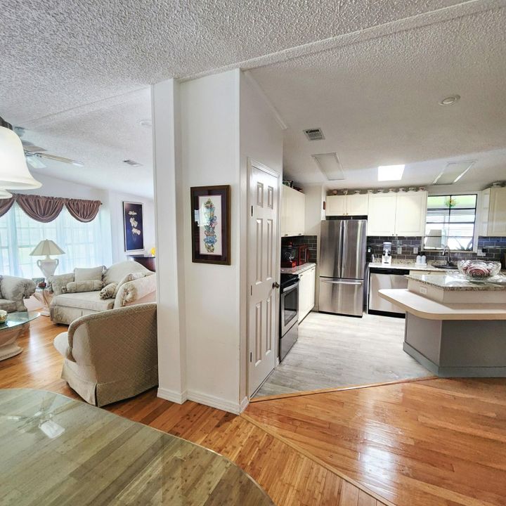 For Sale: $99,000 (2 beds, 2 baths, 1550 Square Feet)