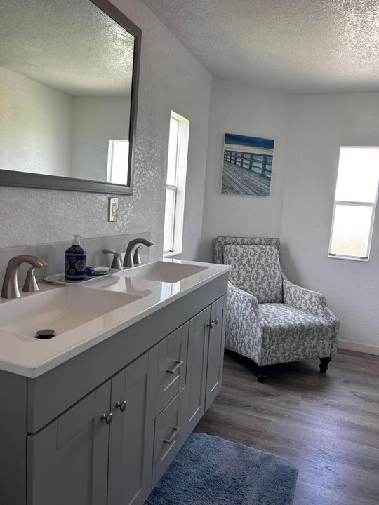 For Sale: $295,000 (3 beds, 2 baths, 1600 Square Feet)