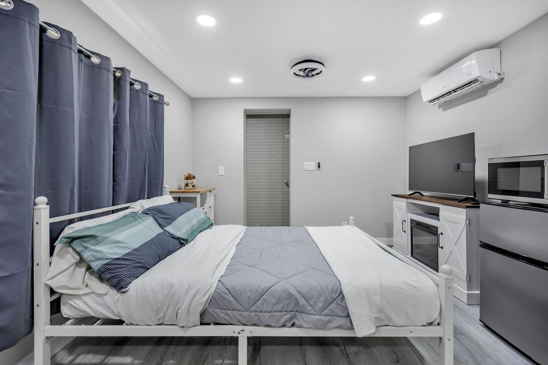 For Sale: $1,340,000 (0 beds, 0 baths, 1800 Square Feet)