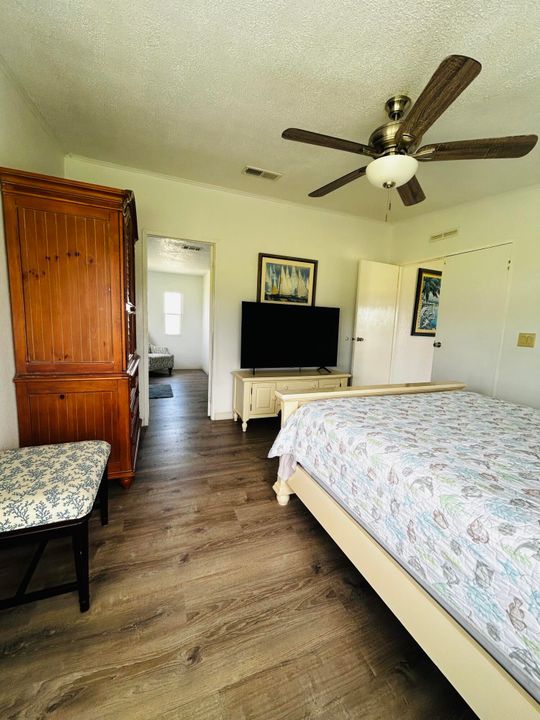 For Sale: $295,000 (3 beds, 2 baths, 1600 Square Feet)