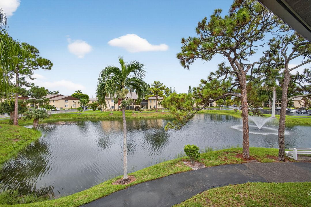 На продажу: $155,000 (2 спален, 1 ванн, 935 Квадратных фут)