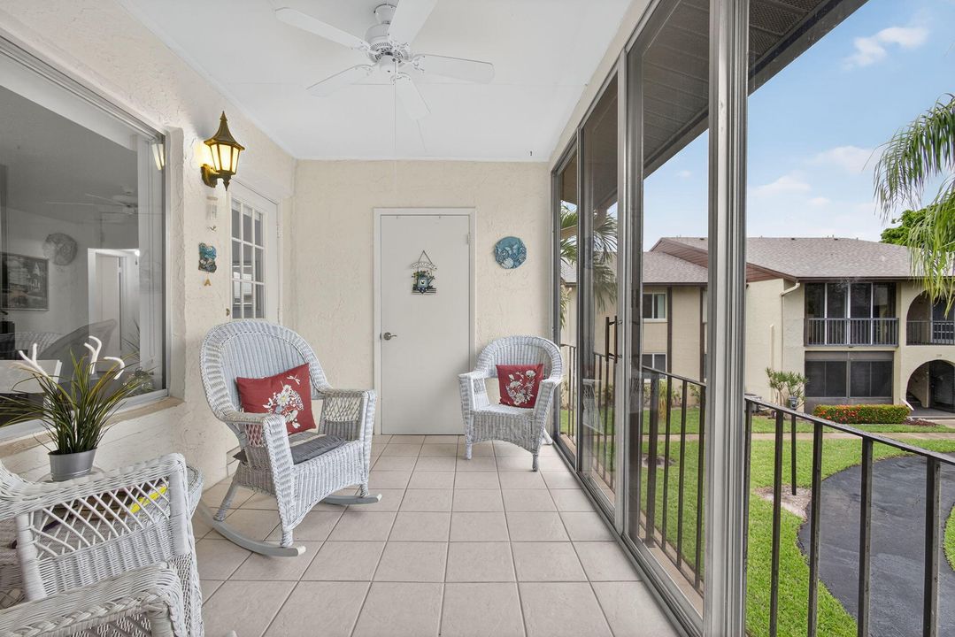 На продажу: $155,000 (2 спален, 1 ванн, 935 Квадратных фут)