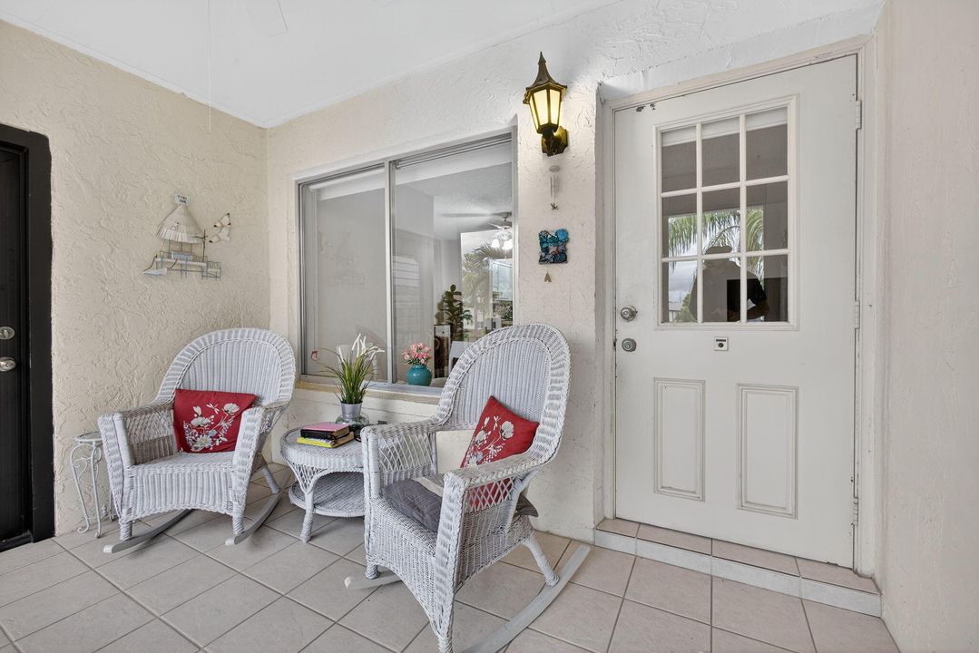 На продажу: $155,000 (2 спален, 1 ванн, 935 Квадратных фут)