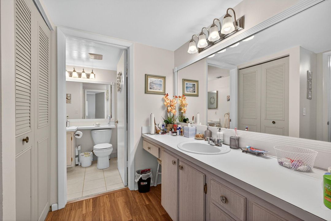 На продажу: $155,000 (2 спален, 1 ванн, 935 Квадратных фут)