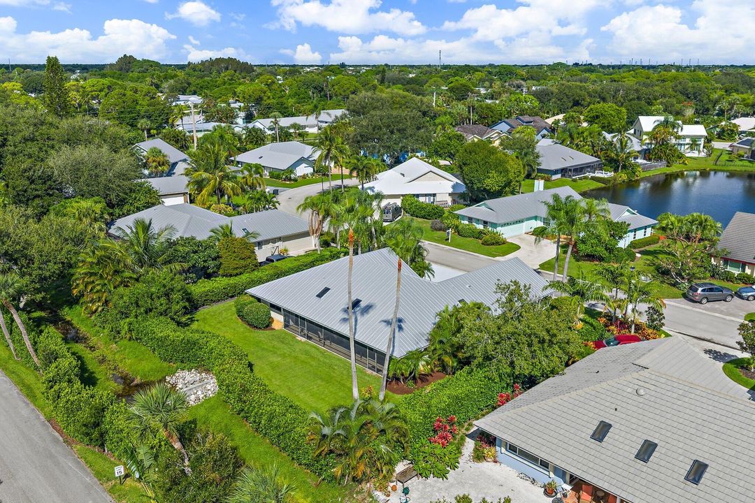 For Sale: $765,000 (3 beds, 2 baths, 1942 Square Feet)