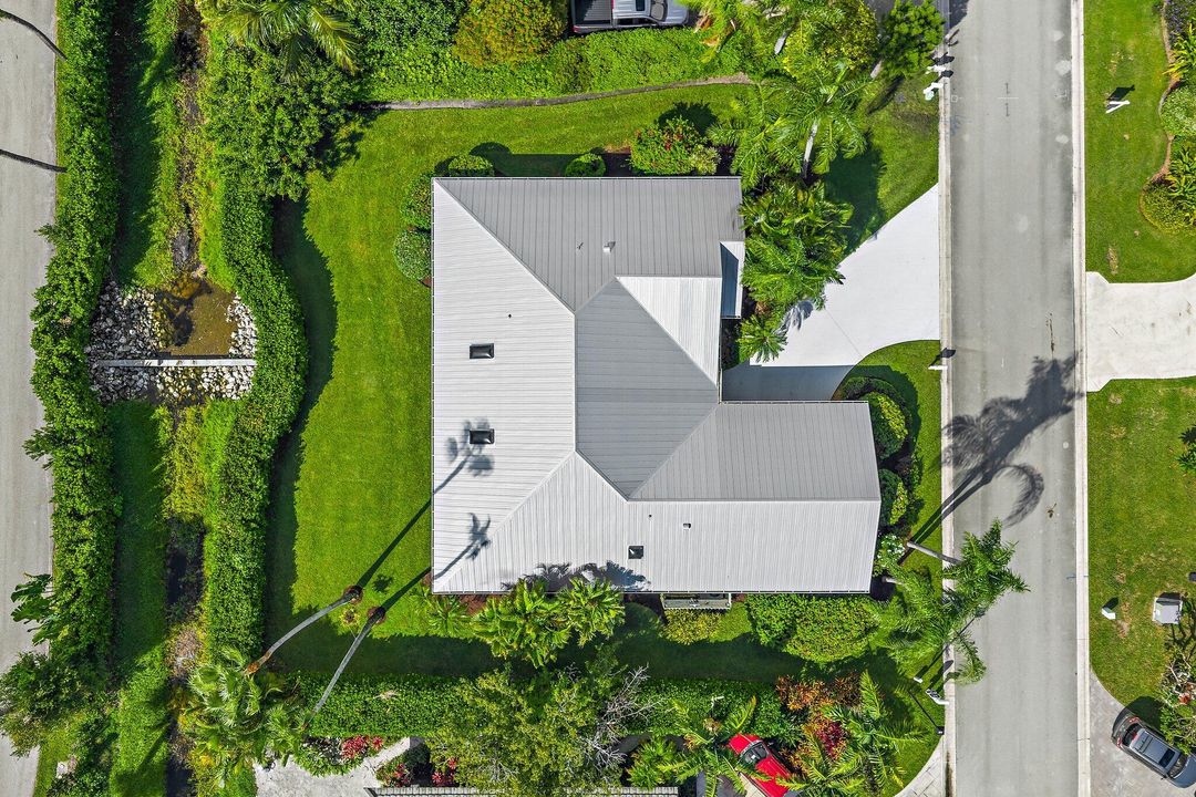 For Sale: $765,000 (3 beds, 2 baths, 1942 Square Feet)