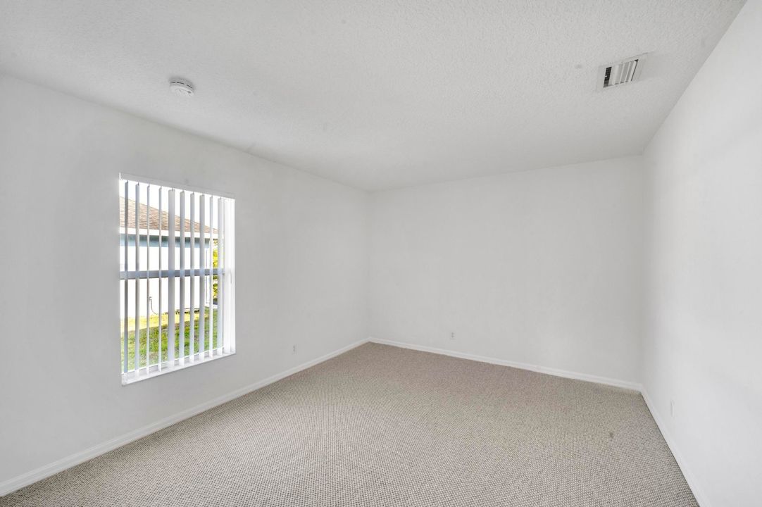 Под контрактом: $2,500 (3 спален, 2 ванн, 1986 Квадратных фут)