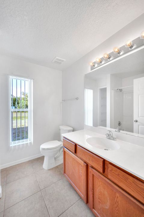 Под контрактом: $2,500 (3 спален, 2 ванн, 1986 Квадратных фут)