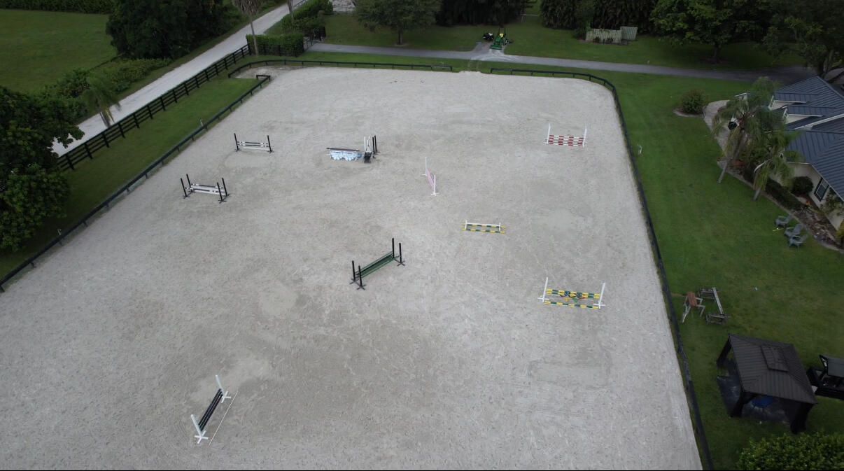 For Rent: $1,100 (3 beds, 2 baths, 1952 Square Feet)