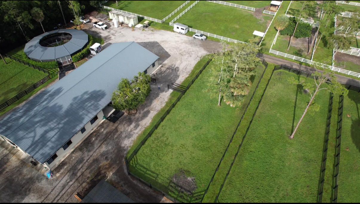 For Rent: $1,100 (3 beds, 2 baths, 1952 Square Feet)