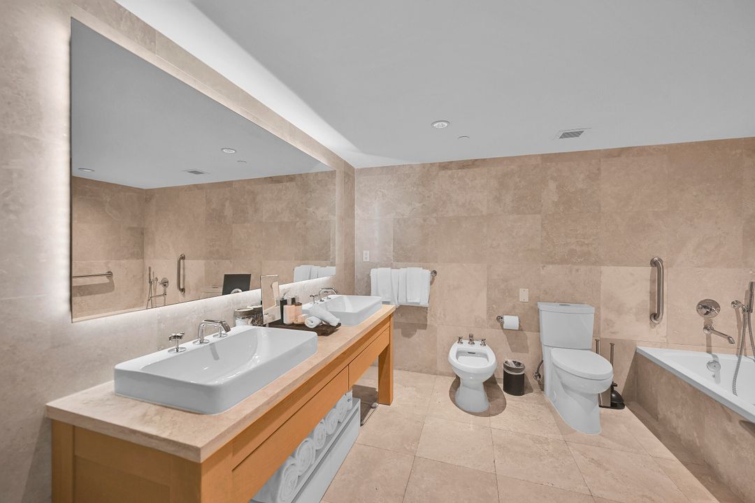 For Sale: $4,990,000 (3 beds, 3 baths, 1687 Square Feet)