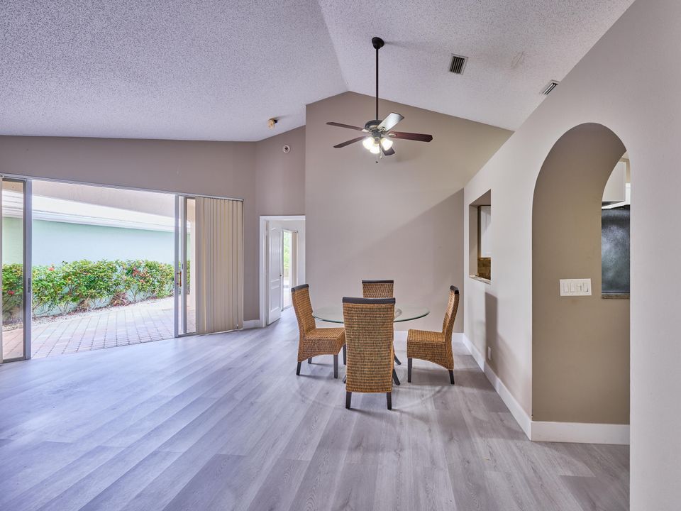 Recently Sold: $535,000 (2 beds, 2 baths, 2069 Square Feet)