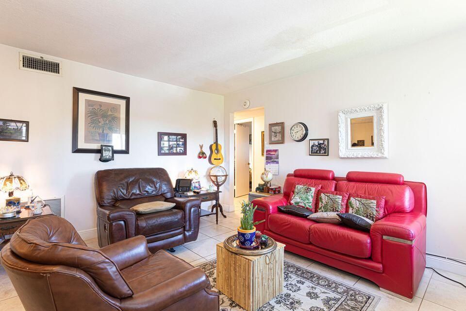 Activo con contrato: $110,000 (2 camas, 1 baños, 935 Pies cuadrados)