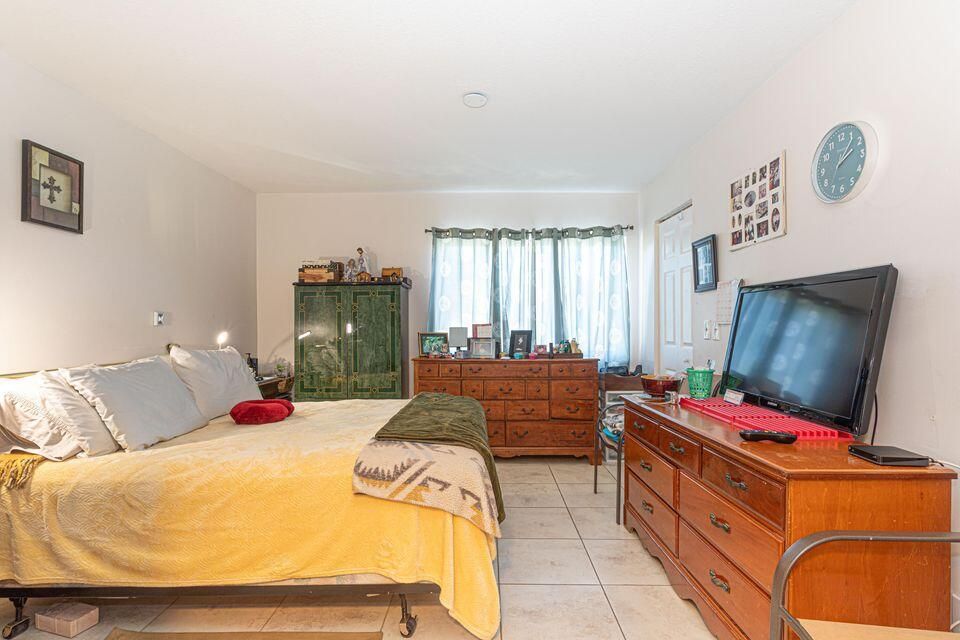 Activo con contrato: $110,000 (2 camas, 1 baños, 935 Pies cuadrados)