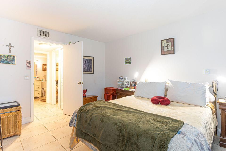 Activo con contrato: $110,000 (2 camas, 1 baños, 935 Pies cuadrados)