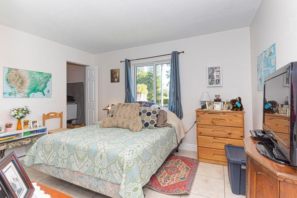 Activo con contrato: $110,000 (2 camas, 1 baños, 935 Pies cuadrados)