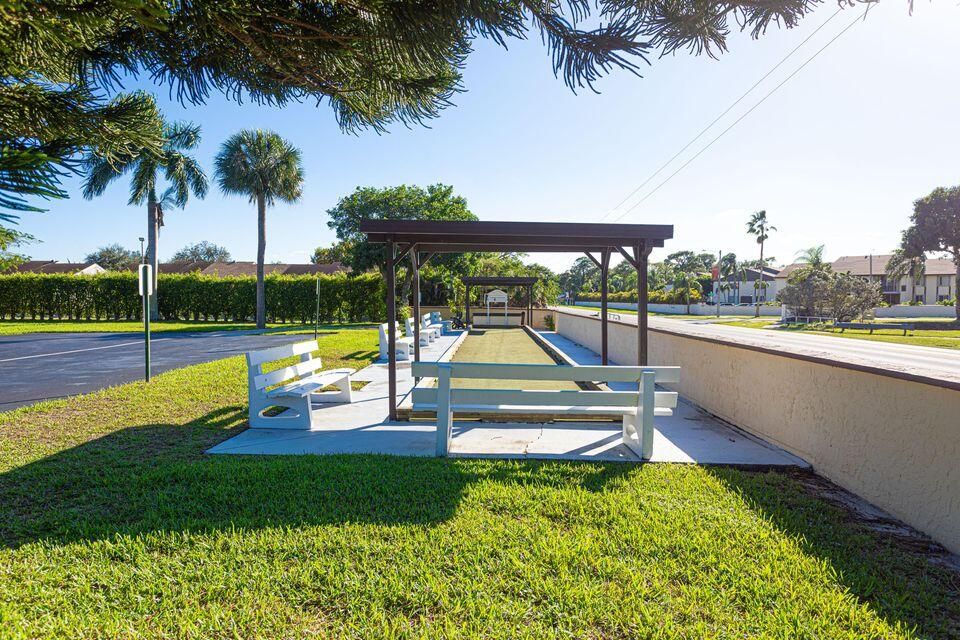 Activo con contrato: $110,000 (2 camas, 1 baños, 935 Pies cuadrados)