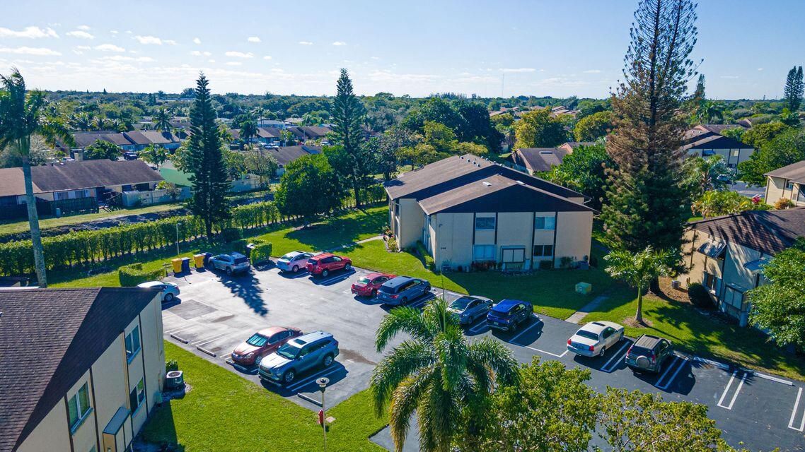 Activo con contrato: $110,000 (2 camas, 1 baños, 935 Pies cuadrados)