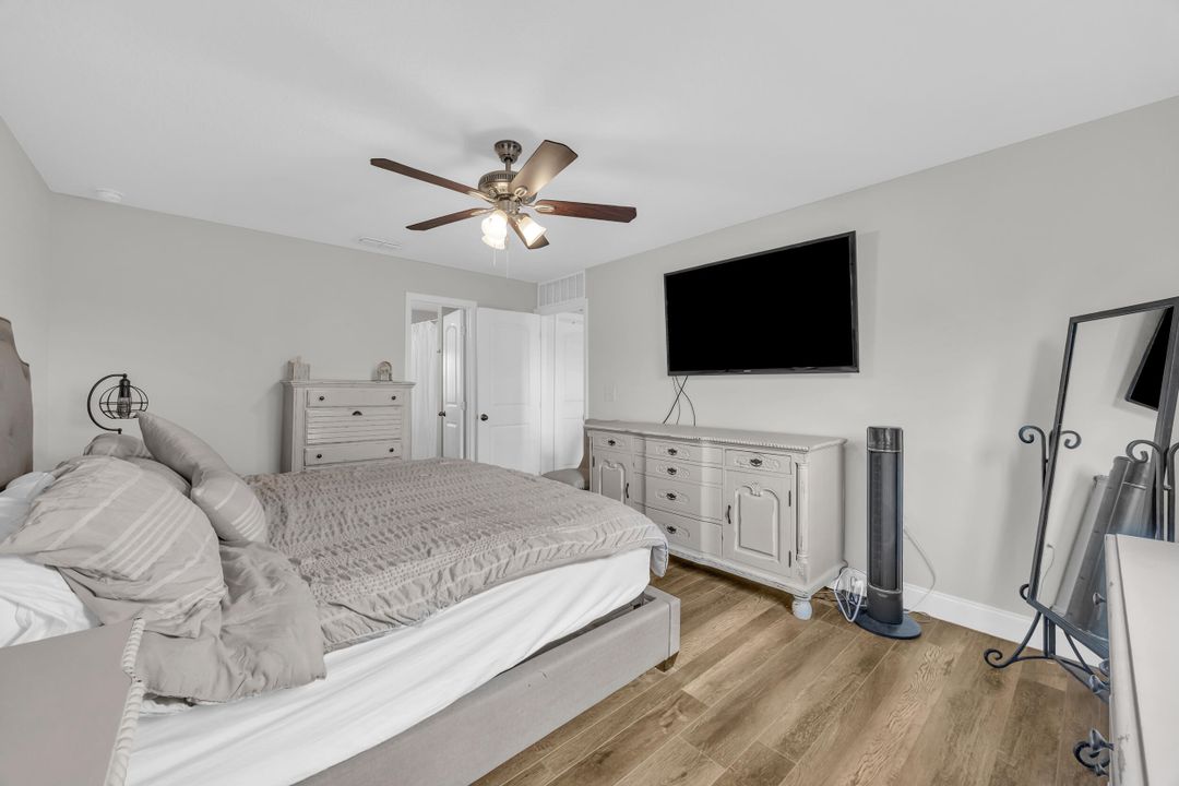 合同活跃: $374,900 (4 贝兹, 3 浴室, 1811 平方英尺)