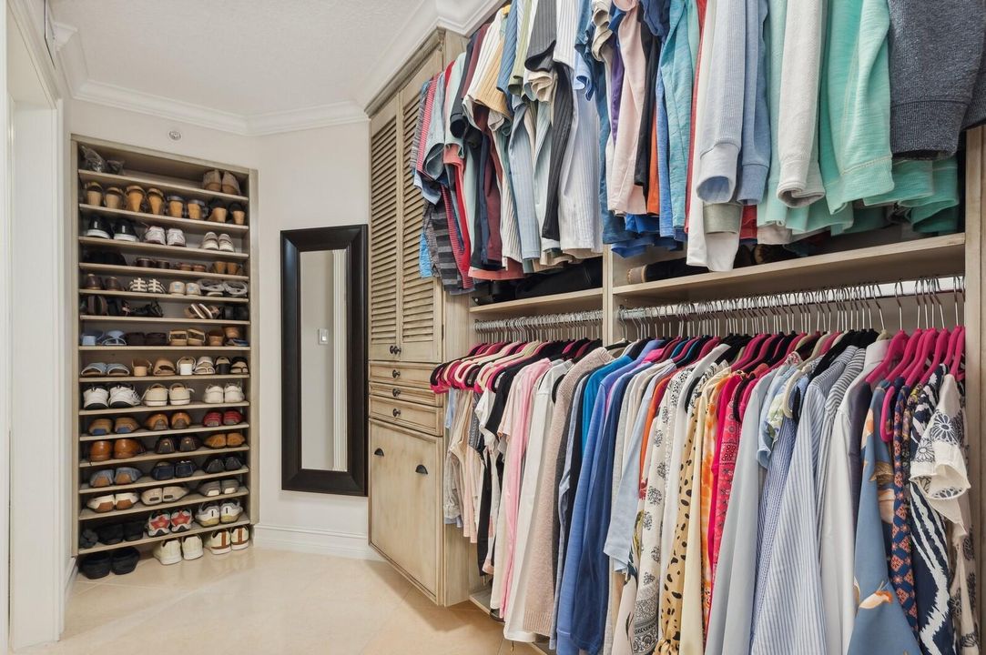 合同活跃: $7,000 (2 贝兹, 2 浴室, 1589 平方英尺)