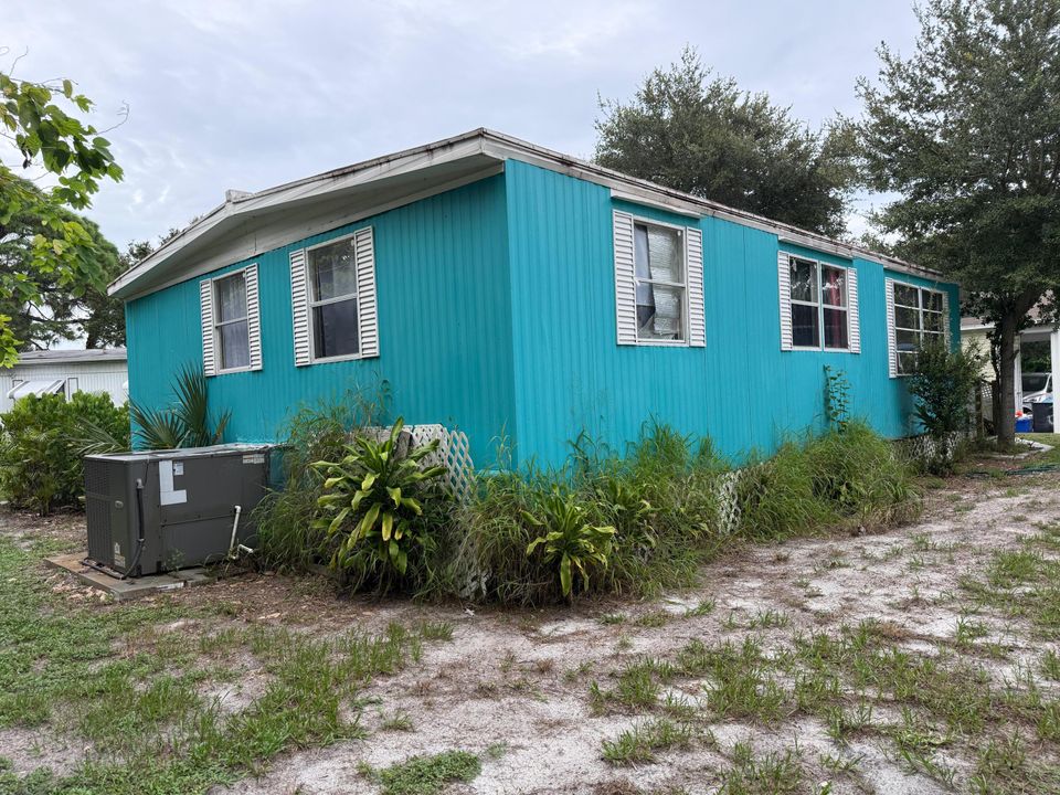 For Sale: $38,500 (2 beds, 2 baths, 1000 Square Feet)
