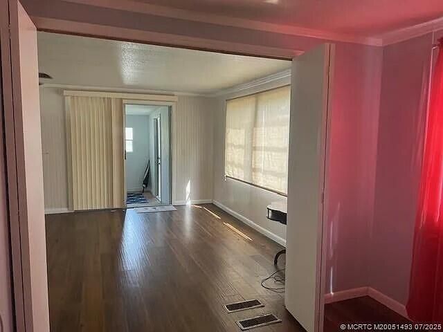 For Sale: $38,500 (2 beds, 2 baths, 1000 Square Feet)