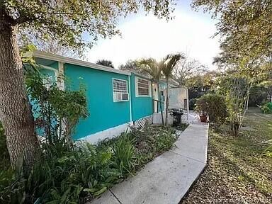 For Sale: $38,500 (2 beds, 2 baths, 1000 Square Feet)